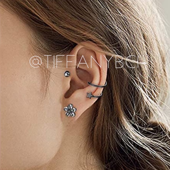 Black Retro Flower CZ Cartilage Earrings - Picture 4 of 5